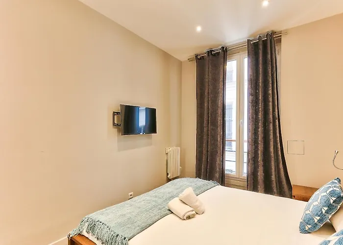 57-luxury Parisien Sebastopol 1